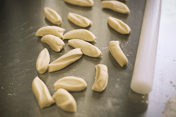 浮雕波點(diǎn)餃子怎么做好吃,浮雕波點(diǎn)餃子的做法步驟