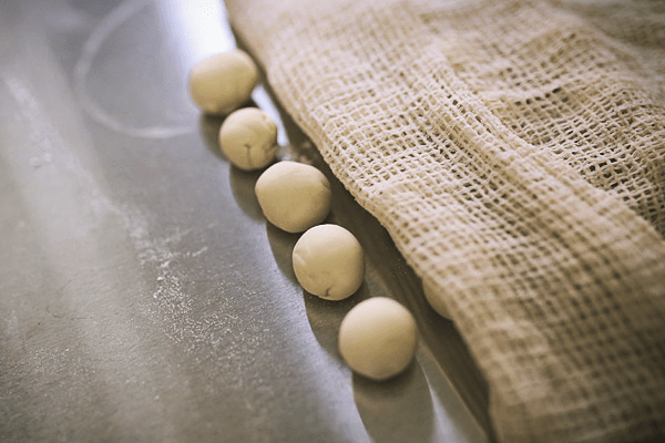 浮雕波點(diǎn)餃子怎么做好吃,浮雕波點(diǎn)餃子的做法步驟