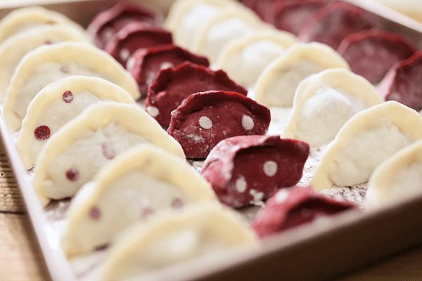 浮雕波點(diǎn)餃子怎么做好吃,浮雕波點(diǎn)餃子的做法步驟