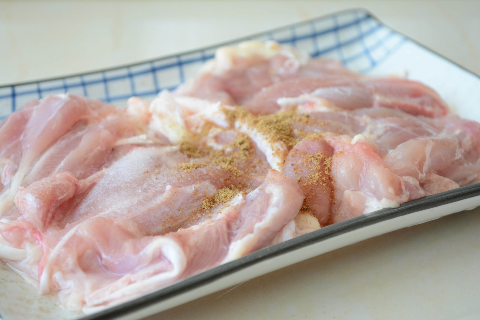 秘制雞腿飯?jiān)趺醋龊贸?秘制雞腿飯的做法步驟