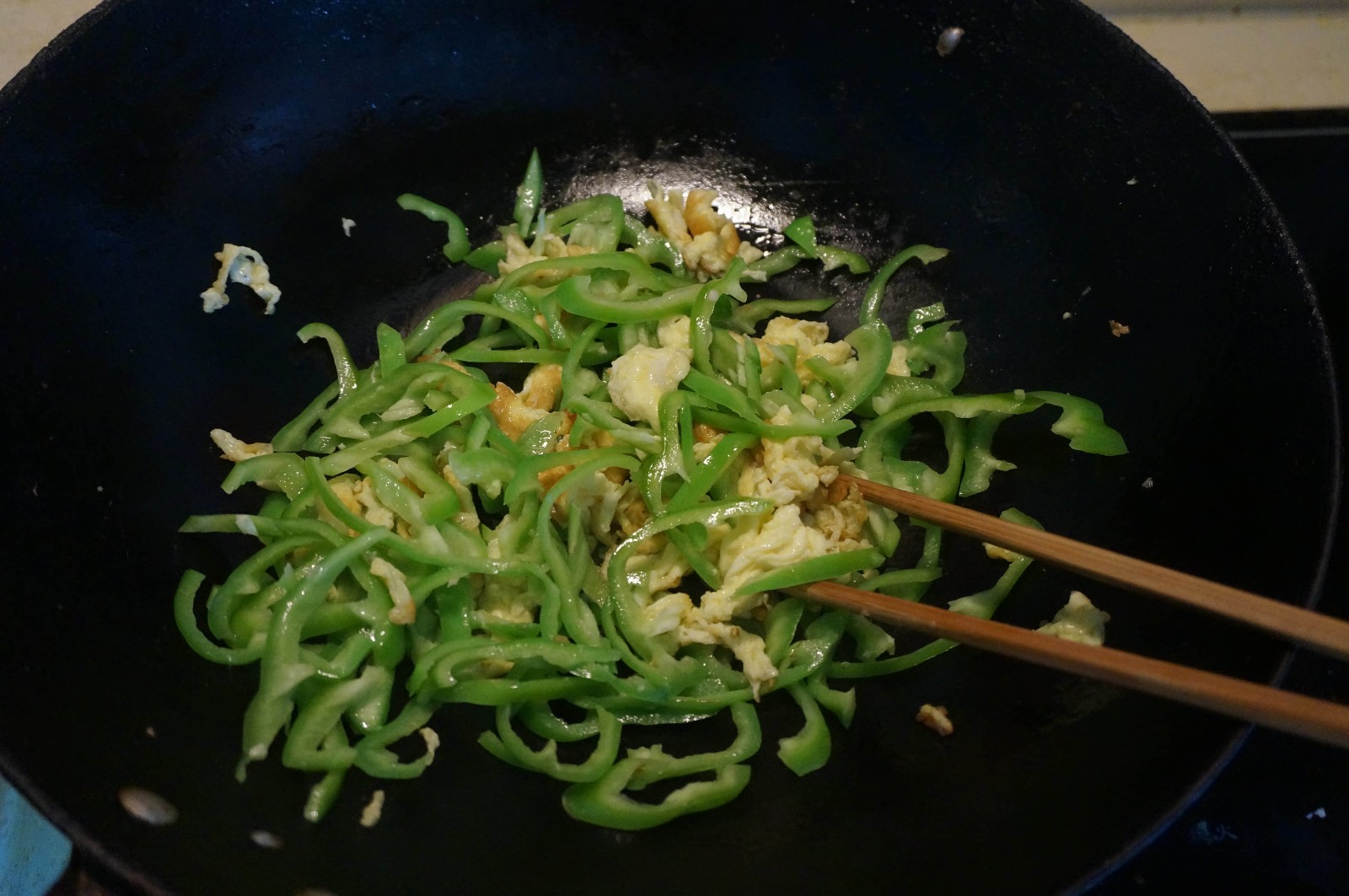 沙茶雞蛋辣椒拌面怎么做好吃,沙茶雞蛋辣椒拌面的做法步驟