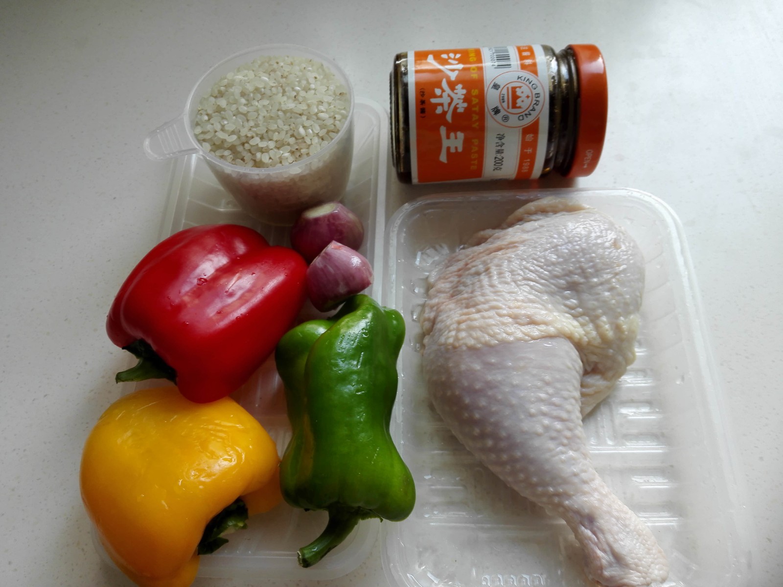 沙茶雞腿燜飯?jiān)趺醋龊贸?沙茶雞腿燜飯的做法步驟