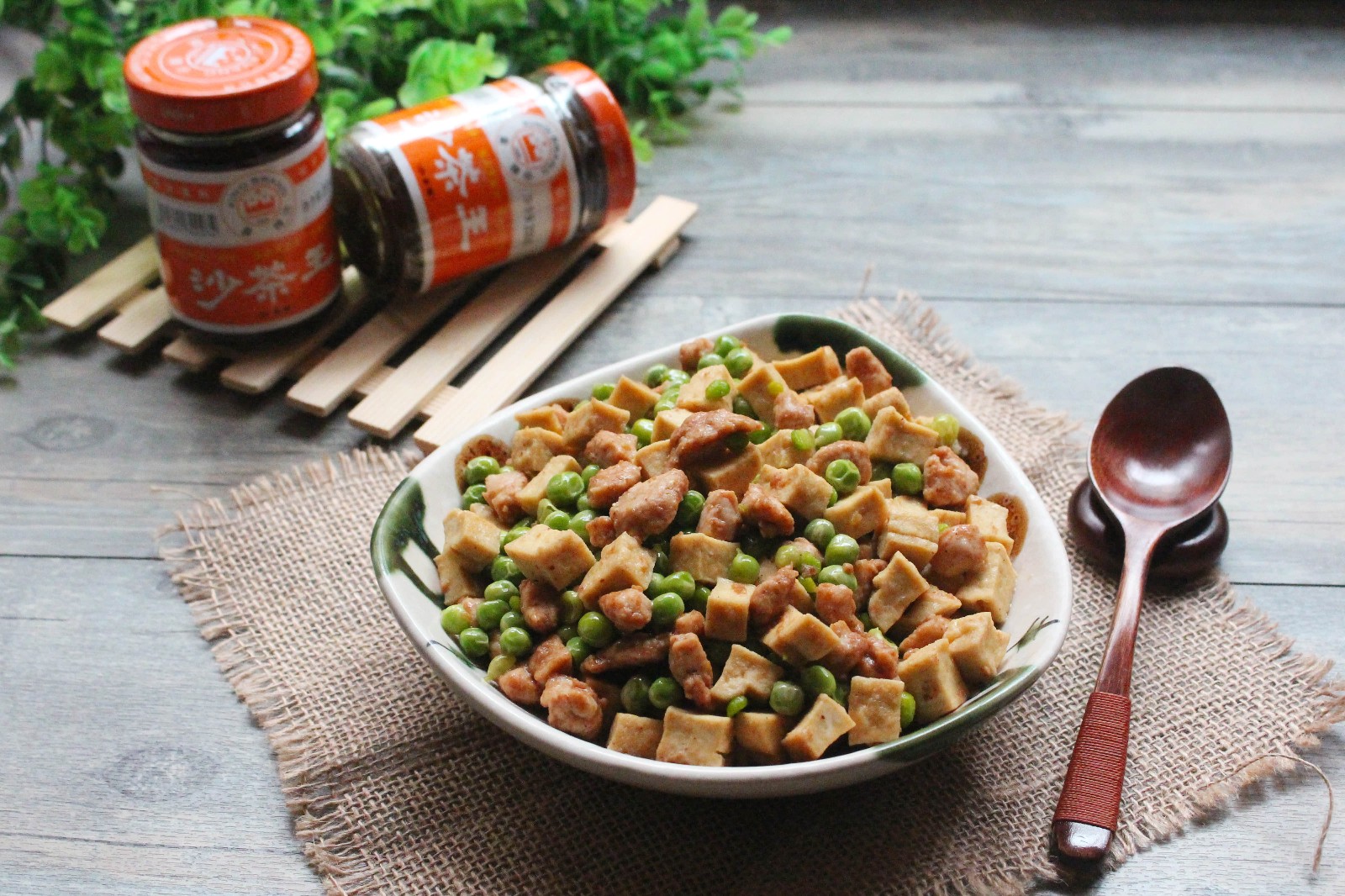 沙茶醬爆炒三丁怎么做好吃,沙茶醬爆炒三丁的做法步驟