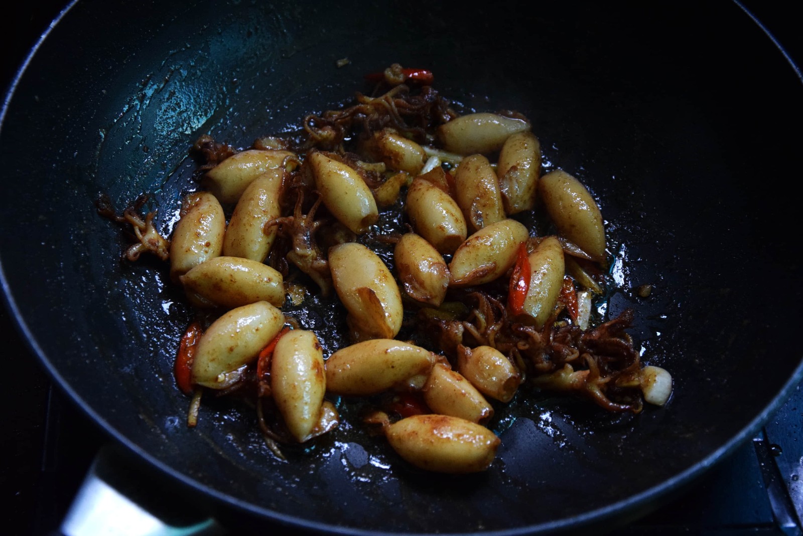 沙茶醬爆小魷魚怎么做好吃,沙茶醬爆小魷魚的做法步驟