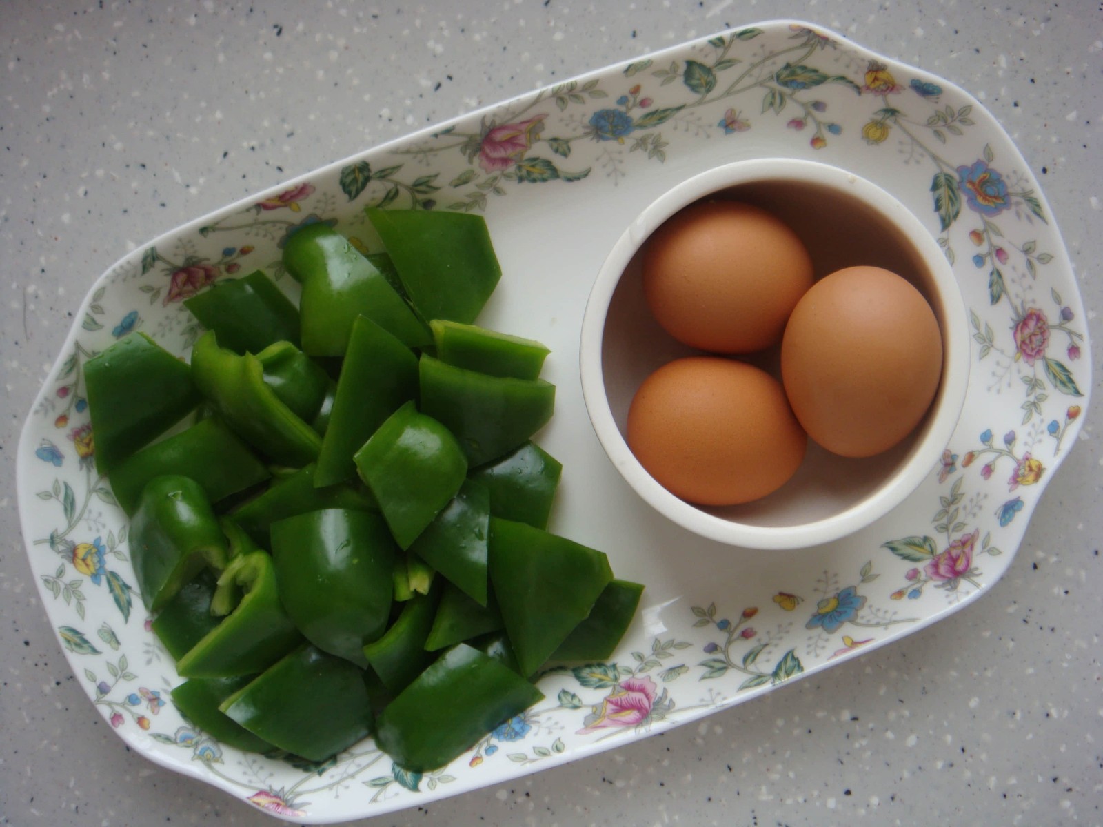 沙茶醬燒雞蛋怎么做好吃,沙茶醬燒雞蛋的做法步驟