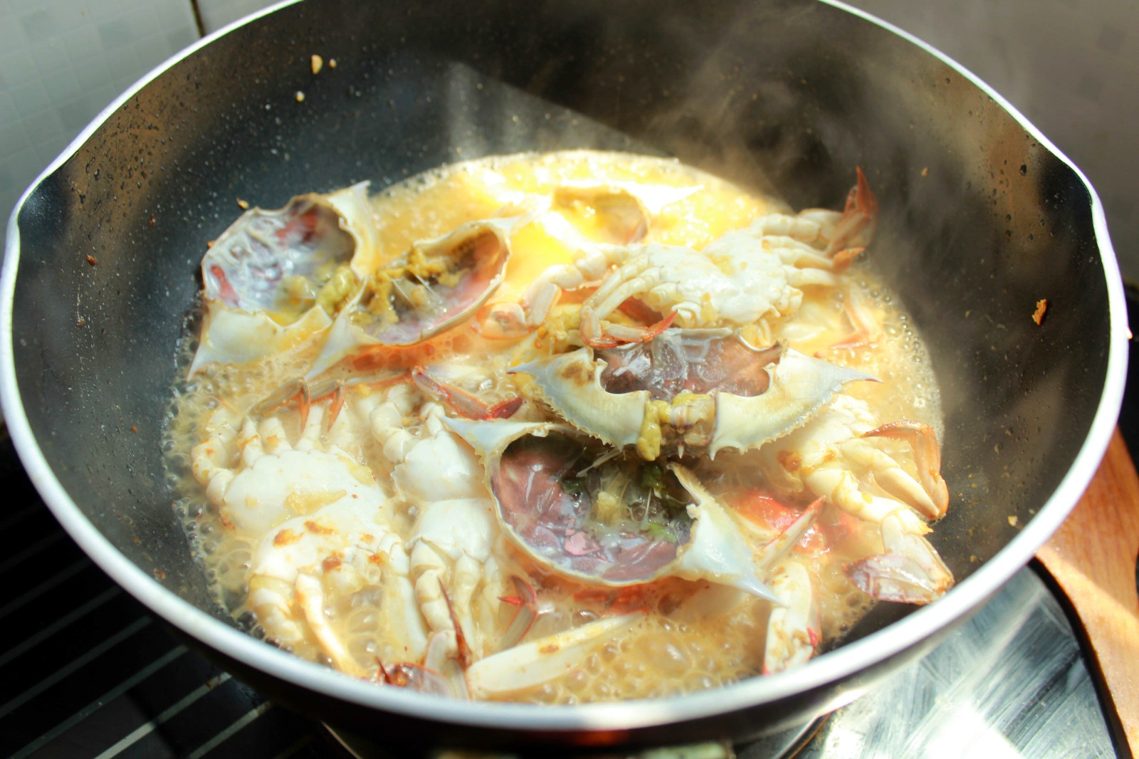 沙茶醬炒蟹怎么做好吃,沙茶醬炒蟹的做法步驟