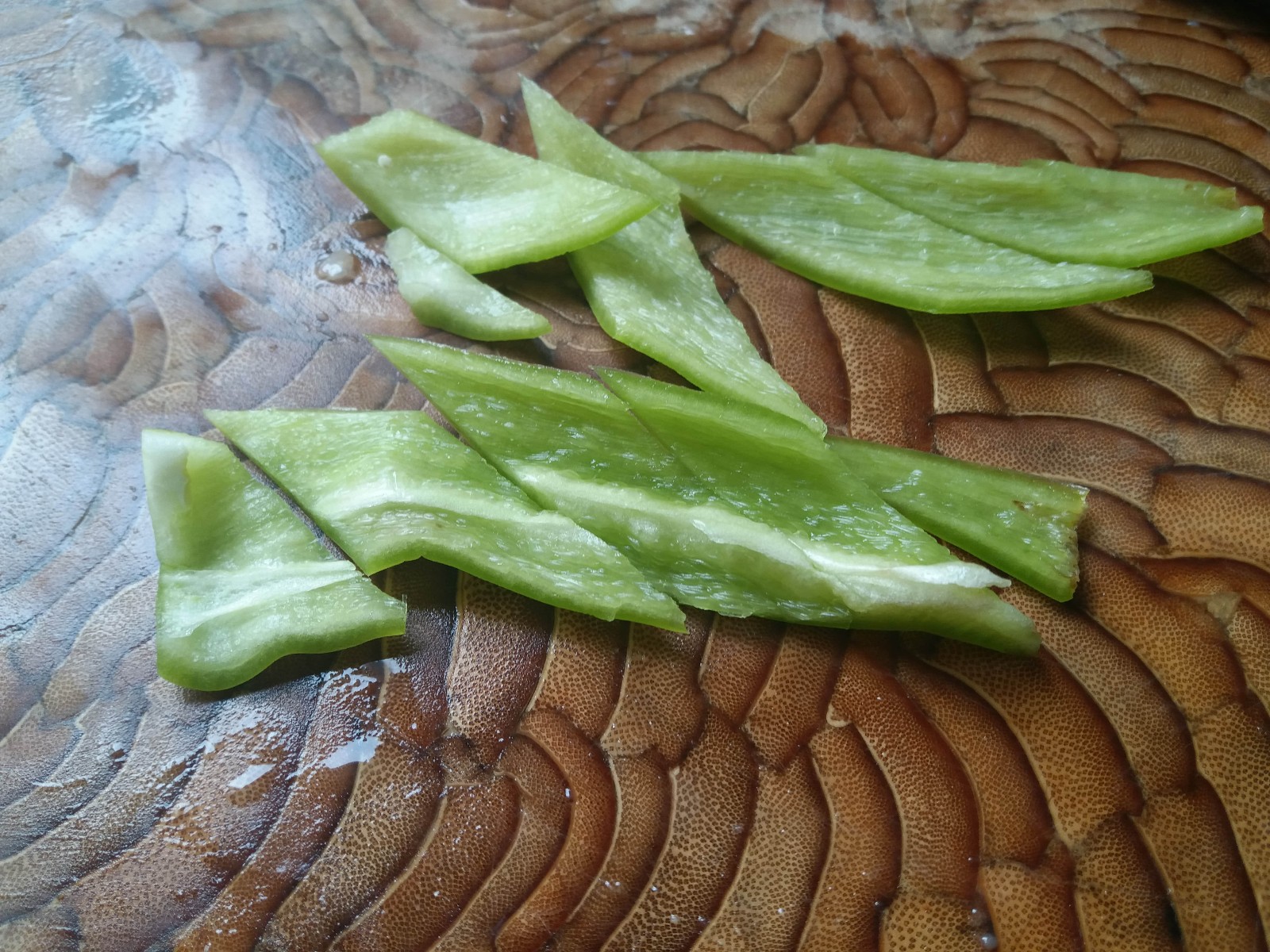 沙茶醬溜雞片怎么做好吃,沙茶醬溜雞片的做法步驟