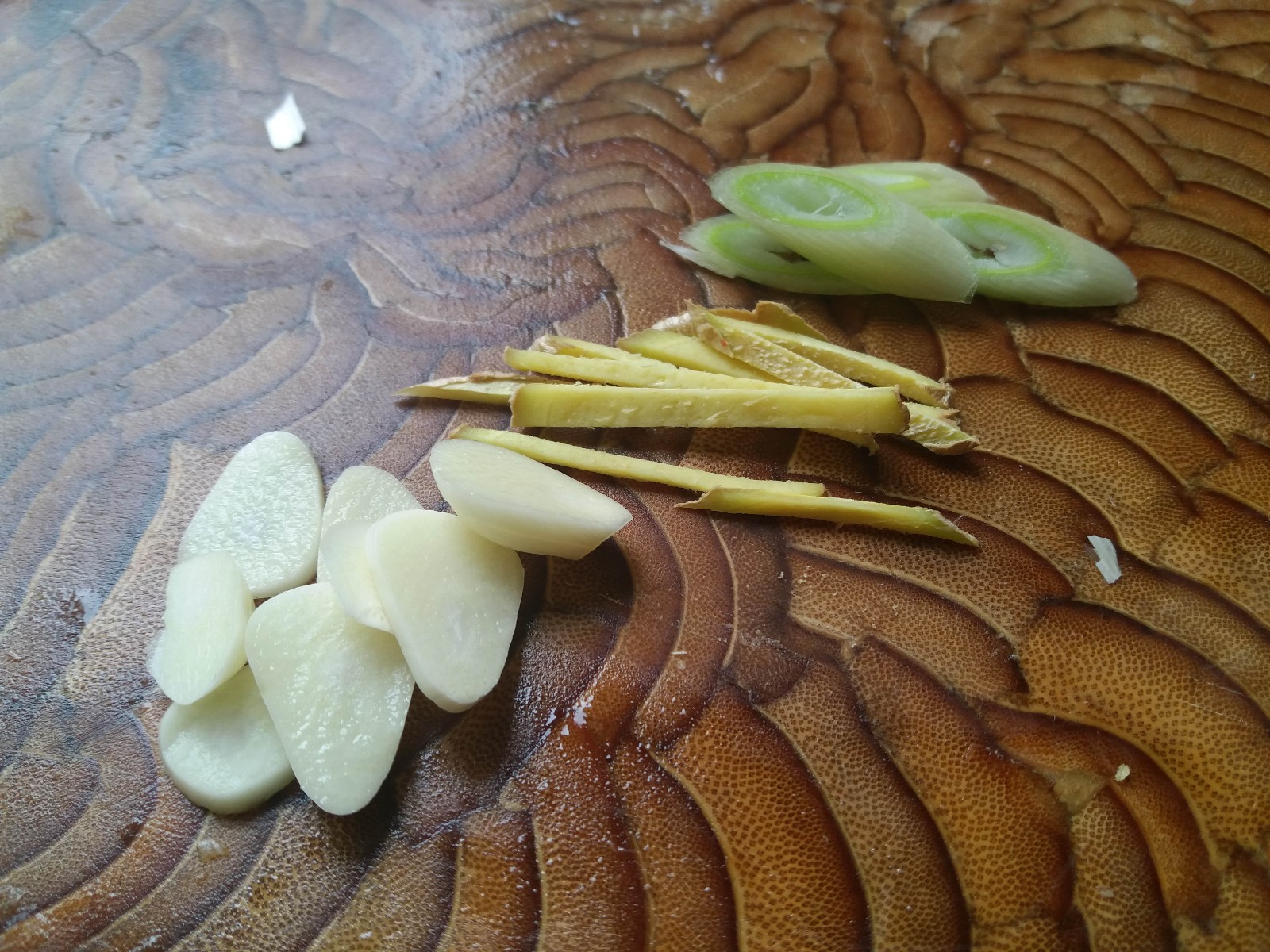 沙茶醬溜雞片怎么做好吃,沙茶醬溜雞片的做法步驟