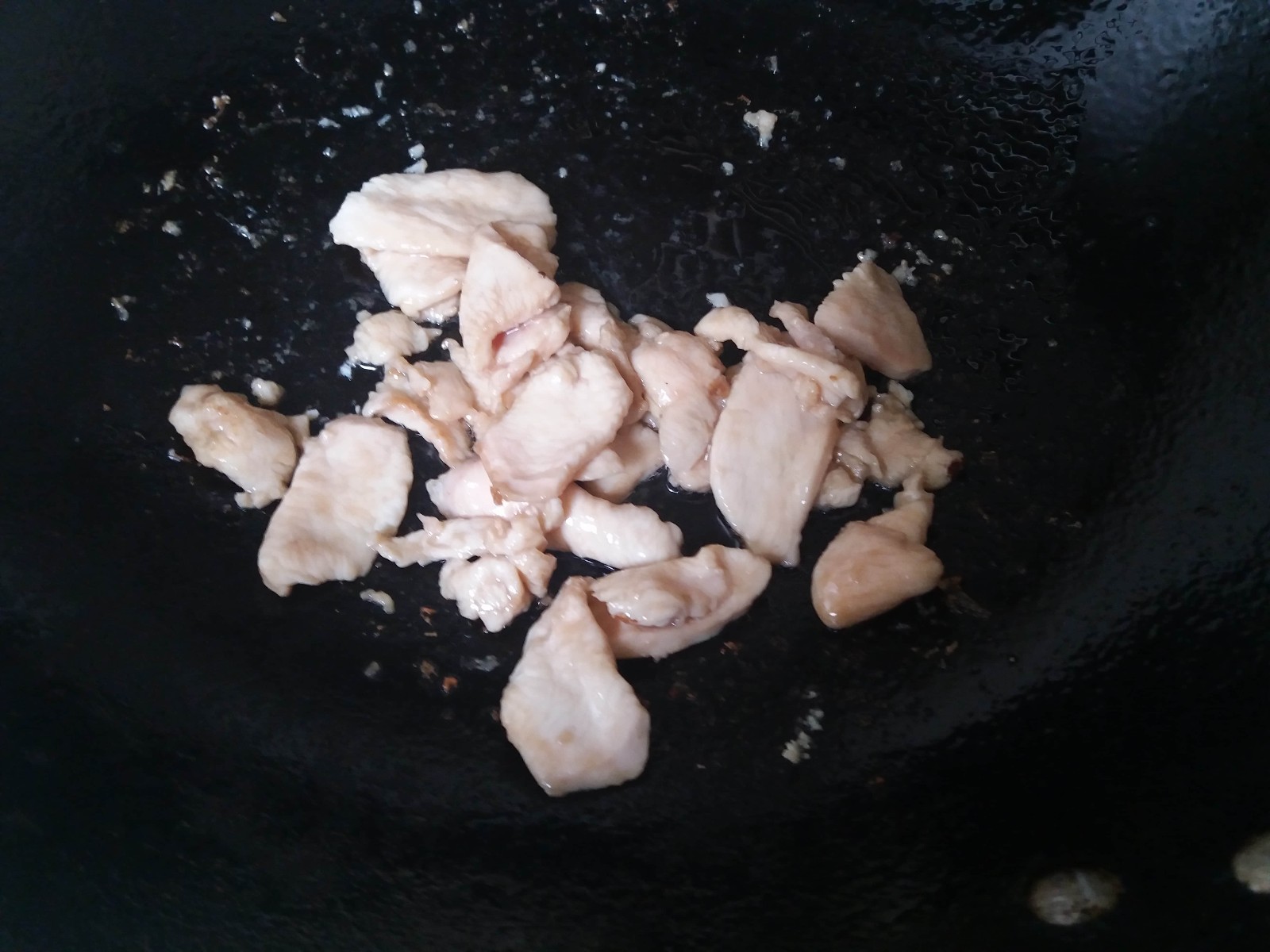 沙茶醬溜雞片怎么做好吃,沙茶醬溜雞片的做法步驟