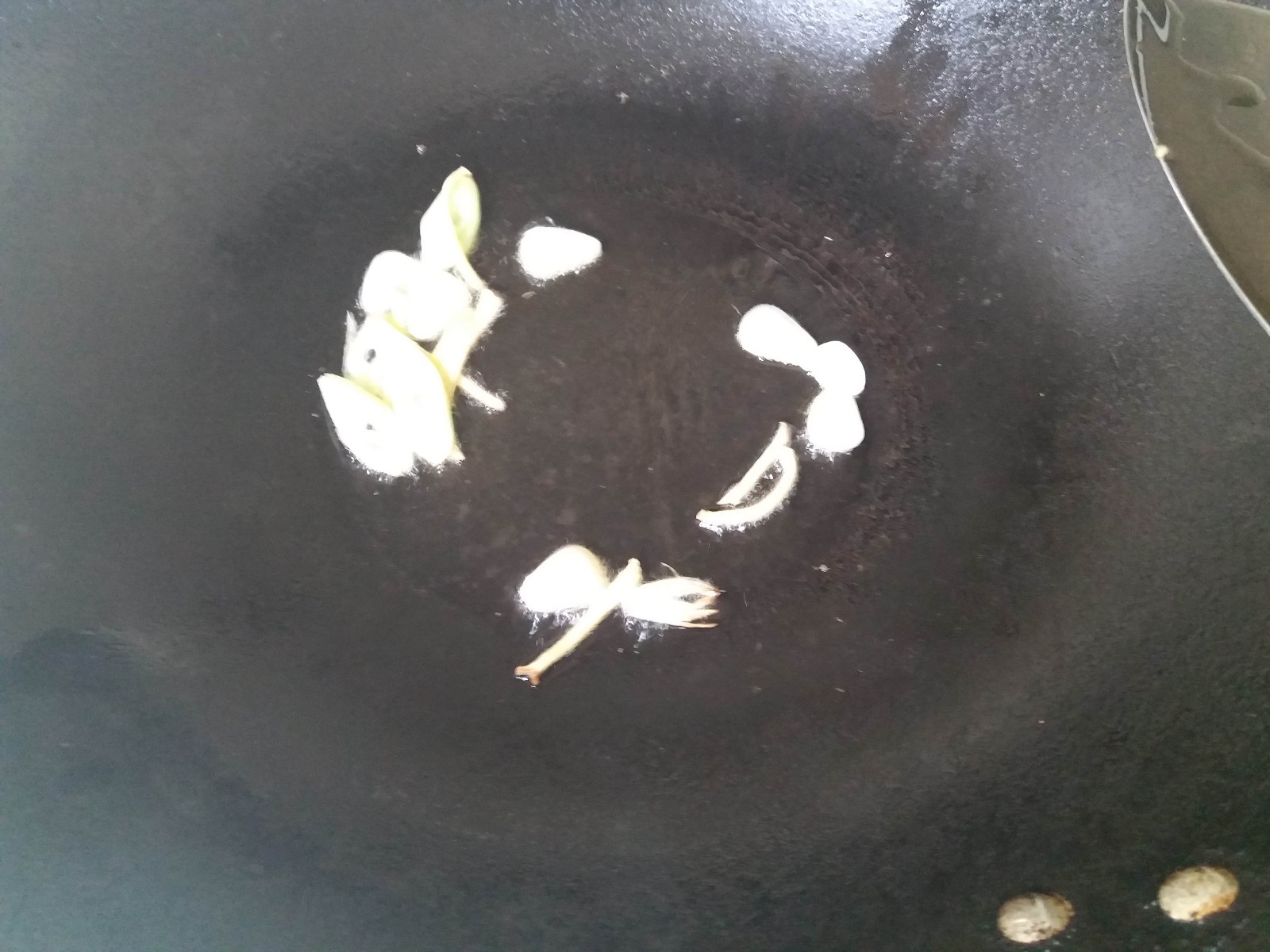 沙茶醬溜雞片怎么做好吃,沙茶醬溜雞片的做法步驟