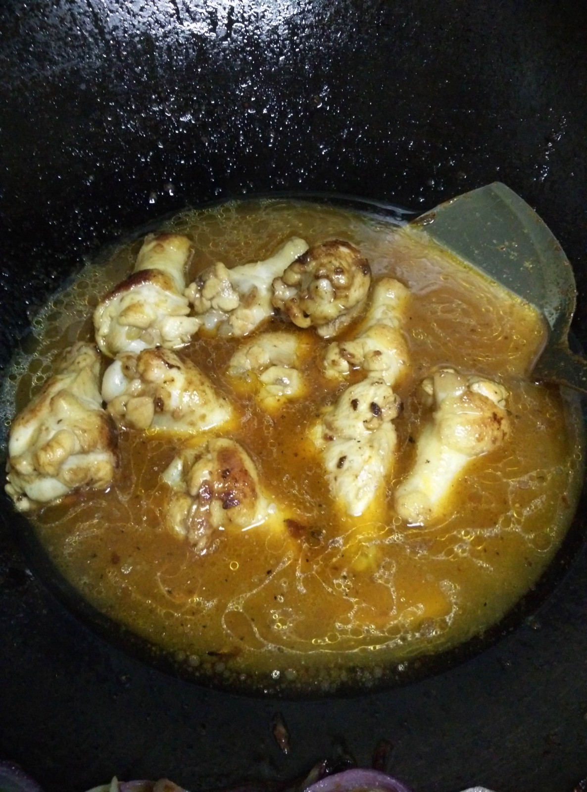 沙茶醬燜雞翅根怎么做好吃,沙茶醬燜雞翅根的做法步驟