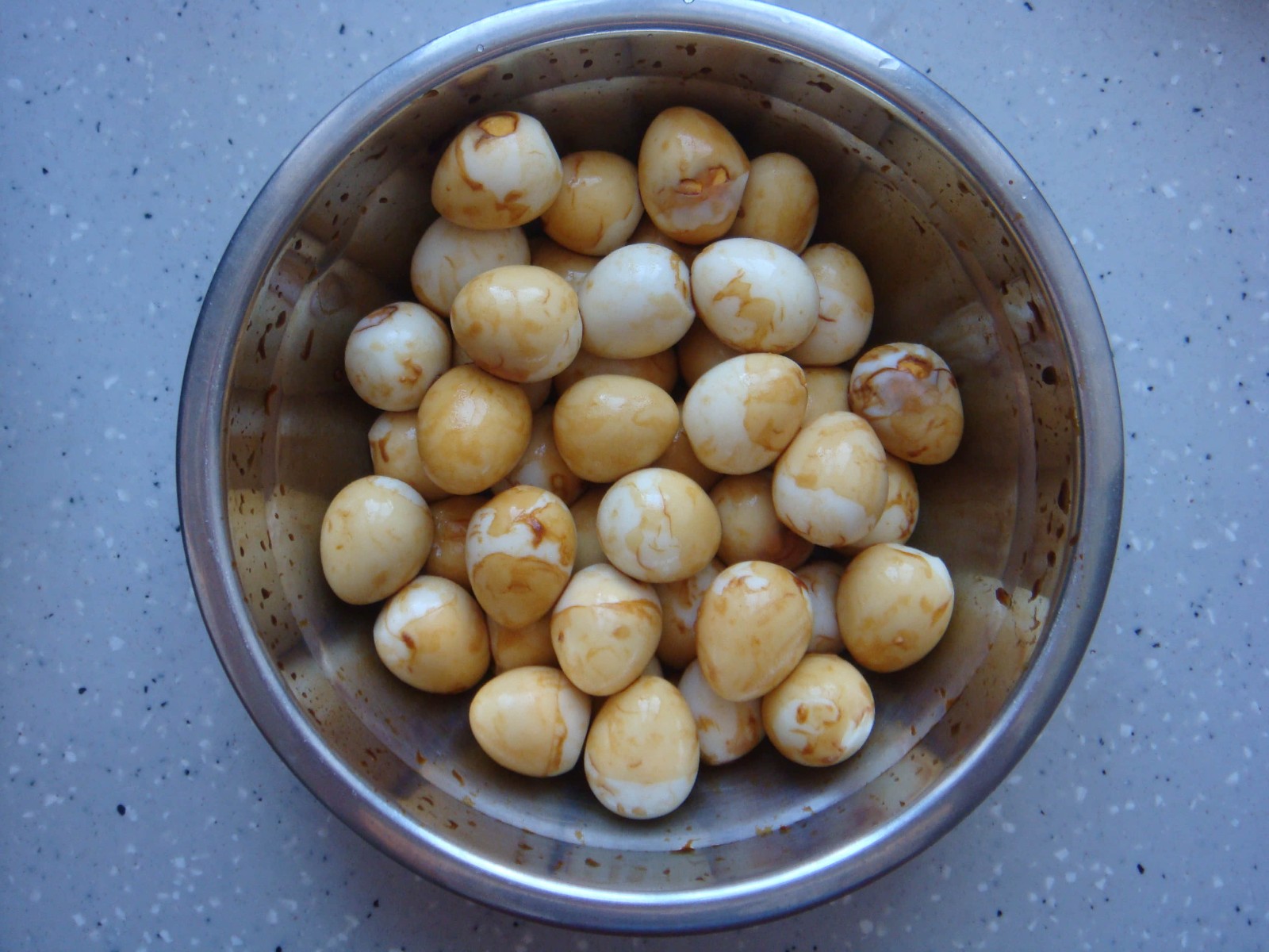 沙茶醬燒虎皮鵪鶉蛋怎么做好吃,沙茶醬燒虎皮鵪鶉蛋的做法步驟