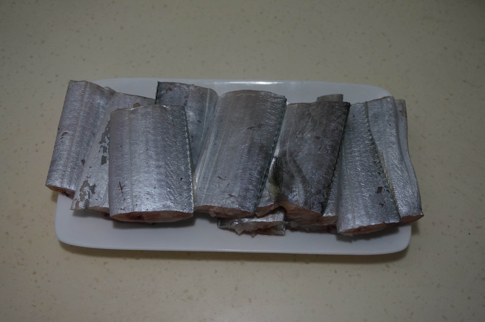 沙茶醬燜帶魚怎么做好吃,沙茶醬燜帶魚的做法步驟