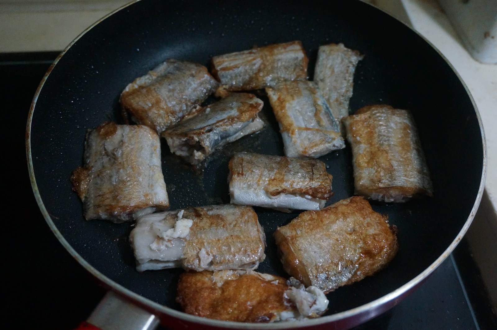 沙茶醬燜帶魚怎么做好吃,沙茶醬燜帶魚的做法步驟