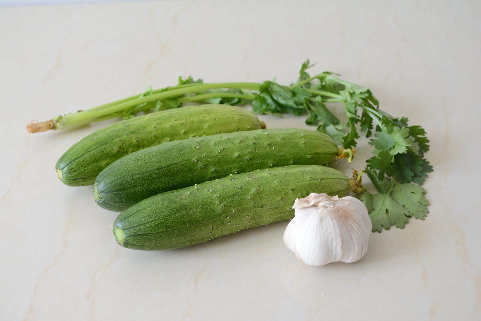 拍黃瓜怎么做好吃,拍黃瓜的做法步驟