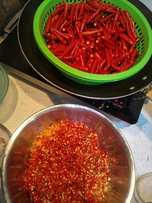 小米椒剁椒怎么做好吃,小米椒剁椒的做法步驟