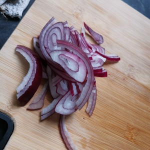 日式肥牛飯?jiān)趺醋龊贸?日式肥牛飯的做法步驟