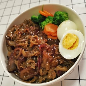 日式肥牛飯?jiān)趺醋龊贸?日式肥牛飯的做法步驟