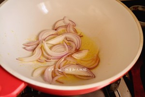 番茄雞肉濃情焗飯怎么做好吃,番茄雞肉濃情焗飯的做法步驟