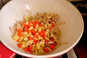 番茄雞肉濃情焗飯怎么做好吃,番茄雞肉濃情焗飯的做法步驟