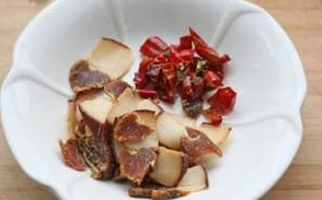 蒜苔炒臘肉怎么做好吃,蒜苔炒臘肉的做法步驟