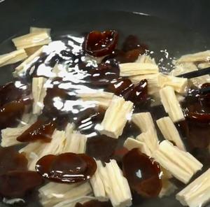 木耳炒腐竹怎么做好吃,木耳炒腐竹的做法步驟