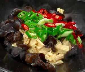 木耳炒腐竹怎么做好吃,木耳炒腐竹的做法步驟