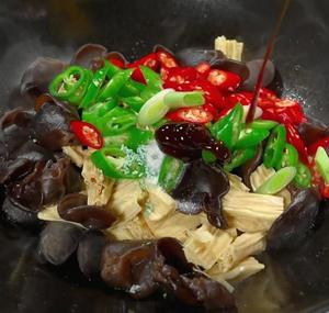 木耳炒腐竹怎么做好吃,木耳炒腐竹的做法步驟