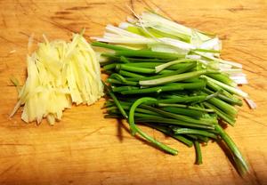 蔥爆海螺片，味道鮮美怎么做好吃,蔥爆海螺片，味道鮮美的做法步驟