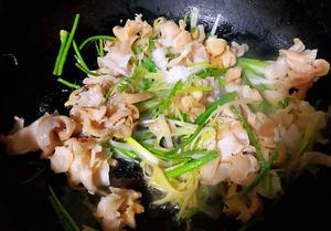 蔥爆海螺片，味道鮮美怎么做好吃,蔥爆海螺片，味道鮮美的做法步驟