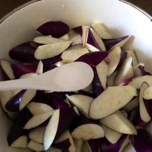 油燜茄子怎么做好吃,油燜茄子的做法步驟