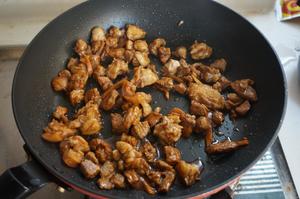 噴香羊肉燜飯怎么做好吃,噴香羊肉燜飯的做法步驟