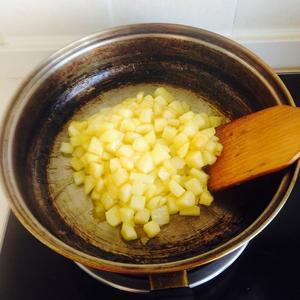 蘋(píng)果派怎么做好吃,蘋(píng)果派的做法步驟