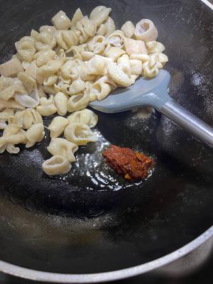 紅燒肥腸，這么做比賣的還好吃，簡單易做味道棒！怎么做好吃,紅燒肥腸，這么做比賣的還好吃，簡單易做味道棒！的做法步驟