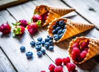 美女教你做脆皮蛋筒和脆皮碗