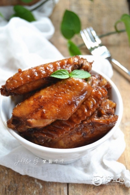 可樂雞翅怎么做好吃，正宗可樂雞翅的家常做法的做法視頻,可樂雞翅怎么做好吃，正宗可樂雞翅的家常做法怎么做好吃