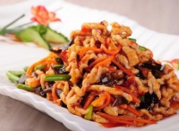 美女教你做魚香肉絲