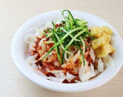 正宗陜西涼皮的做法，在家自己就可以做來吃的做法視頻,正宗陜西涼皮的做法，在家自己就可以做來吃怎么做好吃