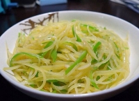 酸辣土豆絲怎么做好吃,酸辣土豆絲的家常做法