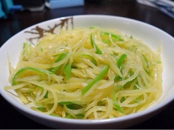 酸辣土豆絲怎么做好吃,酸辣土豆絲的家常做法的做法視頻,酸辣土豆絲怎么做好吃,酸辣土豆絲的家常做法怎么做好吃
