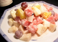 美女教你如何做鮮蝦牛油果蔬果沙拉