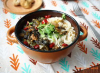 壇酸菜米線的家常做法_老壇酸菜米線怎么做好吃_做法步驟視頻_