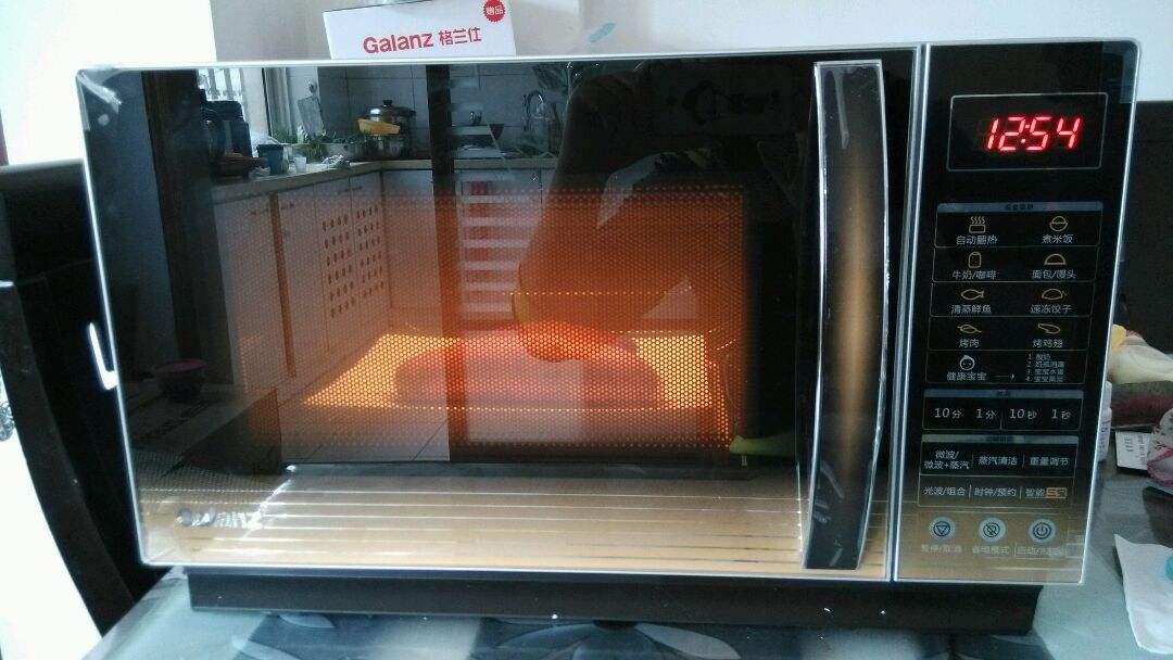 家常微波爐烤紅薯怎么做好吃,家常微波爐烤紅薯的做法步驟