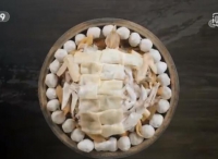 舌尖上的中國(guó)第3季舌尖3第6集 酥 奉上一桌點(diǎn)心盛宴