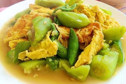 絲瓜炒雞蛋的家常做法視頻,絲瓜炒蛋怎么做好吃的做法視頻,絲瓜炒雞蛋的家常做法視頻,絲瓜炒蛋怎么做好吃怎么做好吃