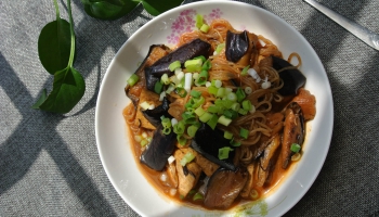 粉絲茄子煲怎么做好吃,粉絲茄子煲的做法步驟