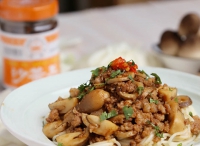 草菇肉醬面怎么做好吃,草菇肉醬面的做法步驟