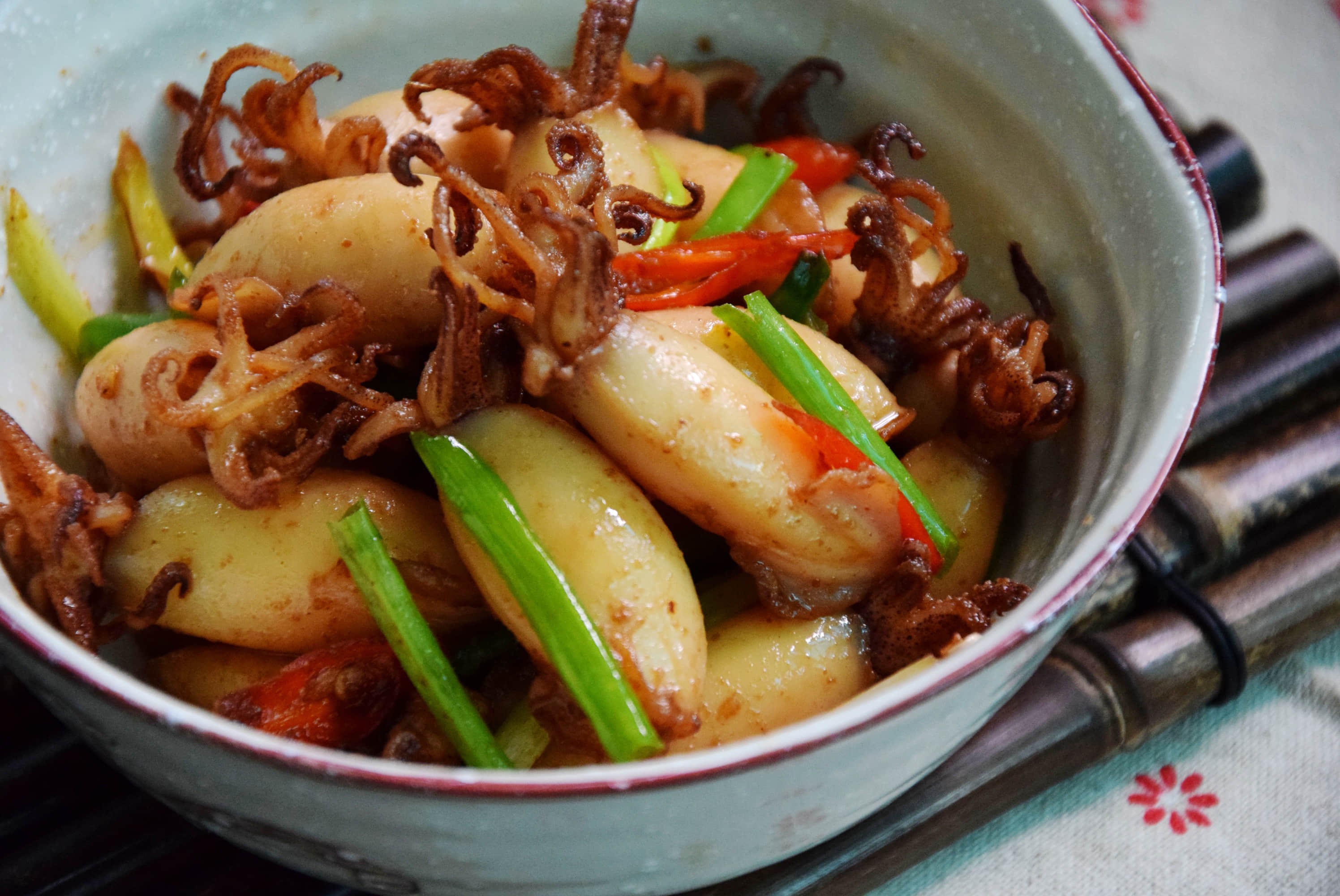 沙茶醬爆小魷魚怎么做好吃,沙茶醬爆小魷魚的做法步驟