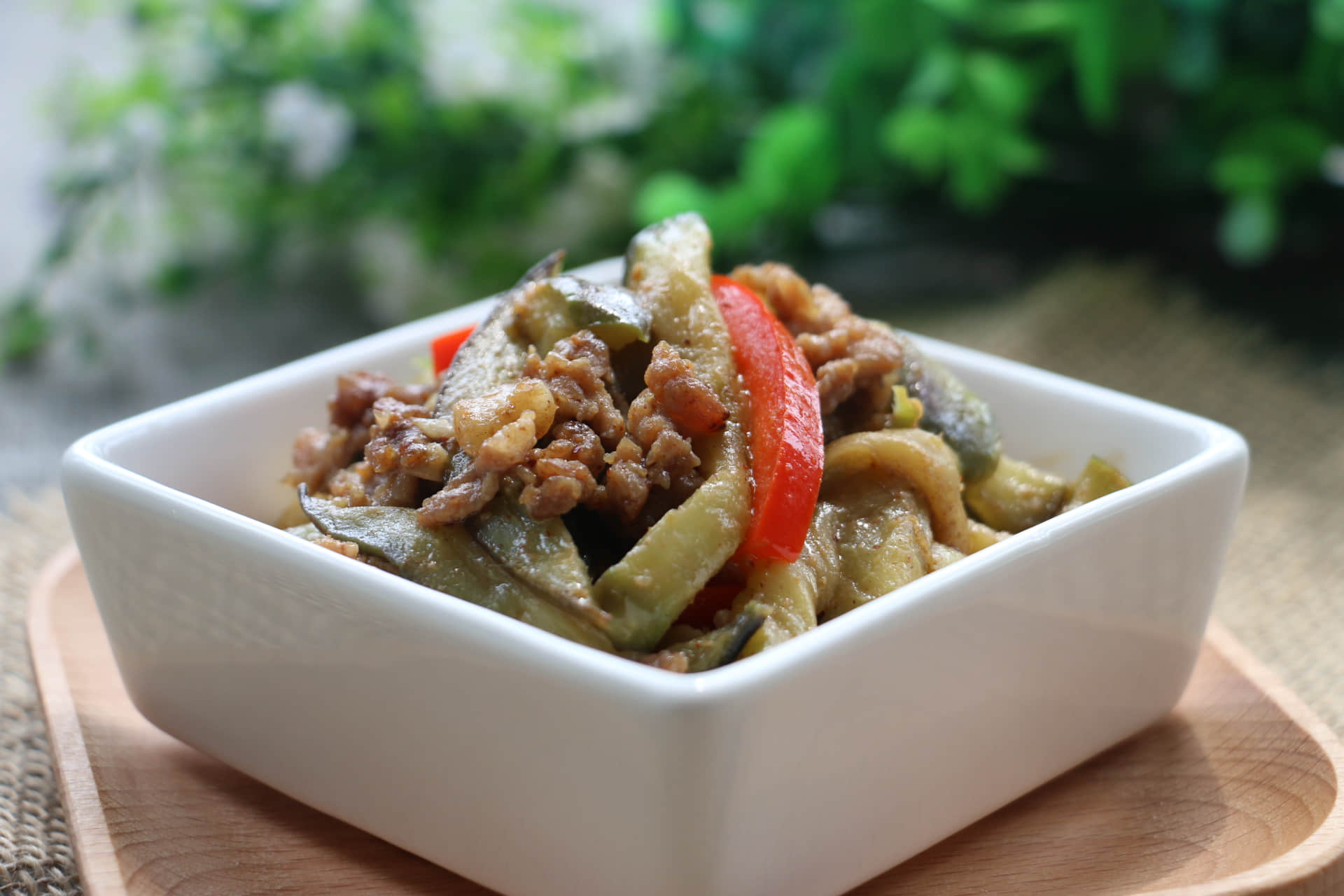 沙茶肉末茄條怎么做好吃,沙茶肉末茄條的做法步驟