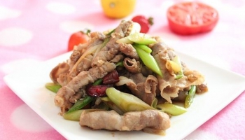 蔥爆羊肉卷怎么做好吃,蔥爆羊肉卷的做法步驟